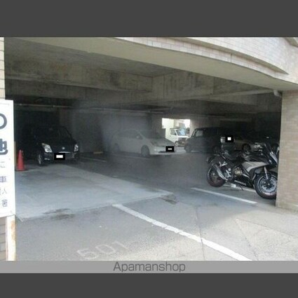 ウェルネス島山[3LDK/65.72m2]の駐車場