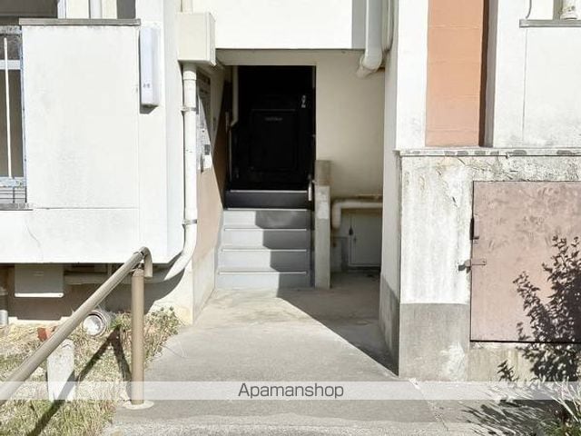 ビレッジハウス鳴滝１号棟[3K/42.97m2]のエントランス