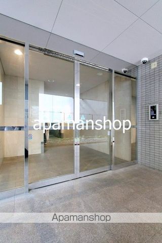 リバーサイドHOMMACHIBASHIの玄関写真