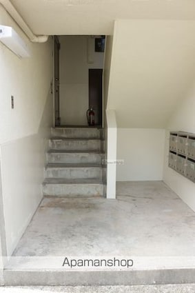 ヴィラナリー三原５号棟[2K/35m2]のエントランス4