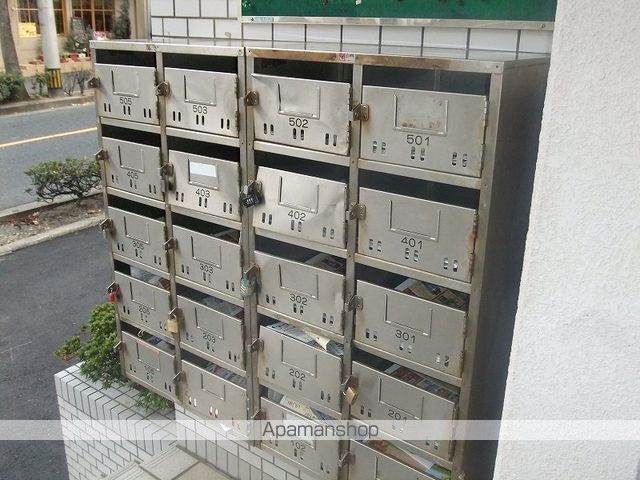 PLEAST光町の玄関写真