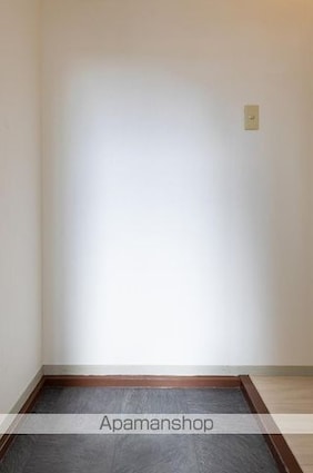 アルカディア屋島Ａ・Ｂ[1LDK/46.08m2]の玄関