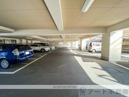 アドラーブル道後[2LDK/75m2]の駐車場3