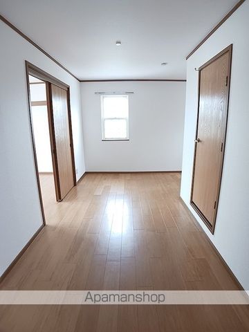 レーベン中畝 Dの内装写真