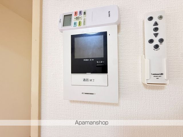 シロハイヌ今米の内装写真