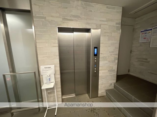 レジディア荻窪IIIの玄関写真