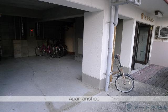 コリーヌ志津川の玄関写真