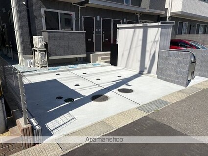 Ｌａ　Ｖｉｅｒｇｅ　Ⅱ[1LDK/35.48m2]の駐車場2