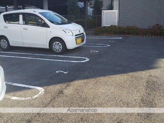 レオパレス金城[1K/19.87m2]の駐車場