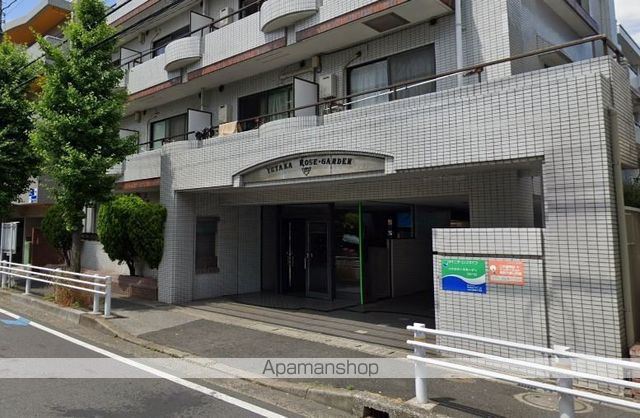 ユタカローズガーデンの玄関写真