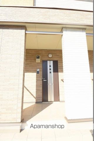 スターカレントIIの玄関写真