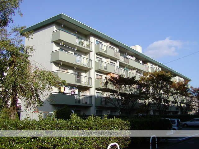 西公園下住宅 7の玄関写真