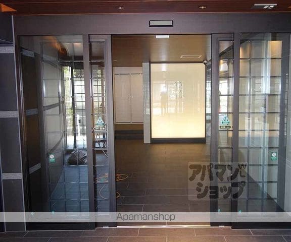 アール京都グレイスの玄関写真