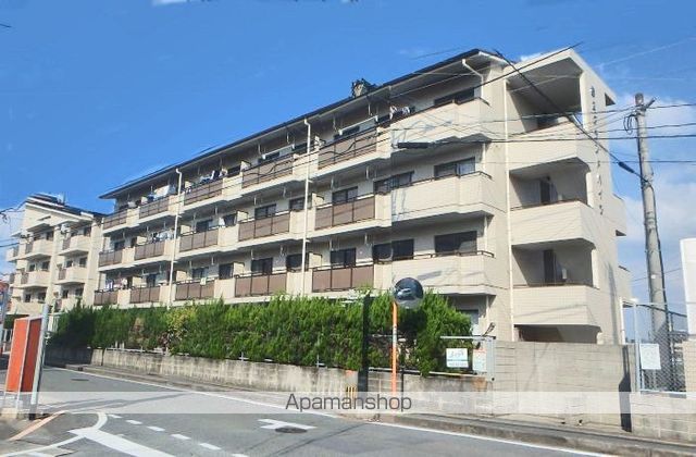 グランドハイツ大産の外観写真