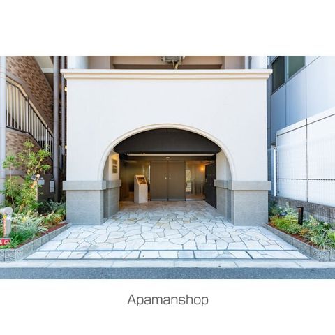 CITY SPIRE十三東の玄関写真