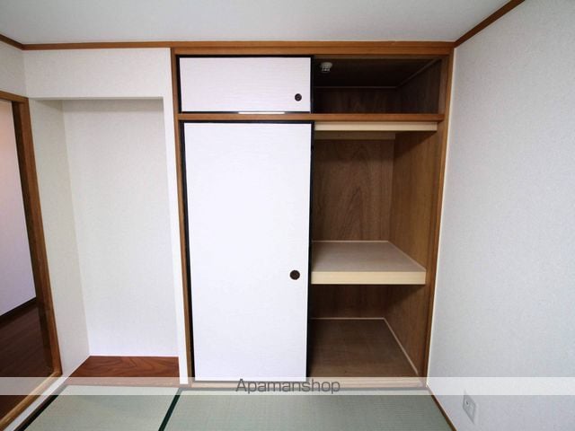 レオン友田の内装写真