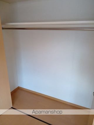 和歌山県和歌山市小雑賀[2LDK/70.52m2]の収納