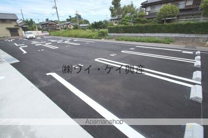 アヴェニール[1K/31.57m2]の駐車場