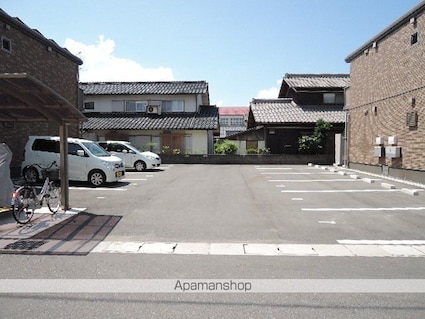 岡山県岡山市南区南輝３丁目[2DK/49.77m2]の駐車場