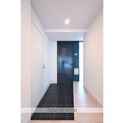 パークフラッツ祐天寺[3LDK/106.81m2]の玄関