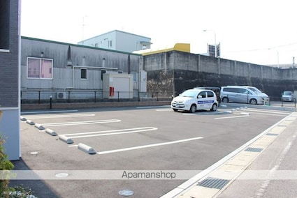 フルール　ドゥ　ロカイユ[1LDK/48.65m2]の駐車場