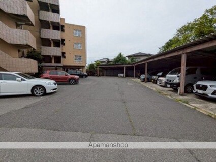 アルベール本町[3LDK/57.75m2]の駐車場2