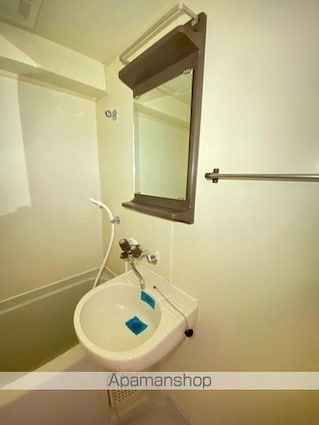 メゾン・ド・栗林公園[1R/18m2]の洗面所