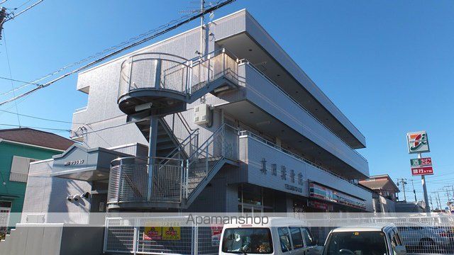 荒川マンションの玄関写真