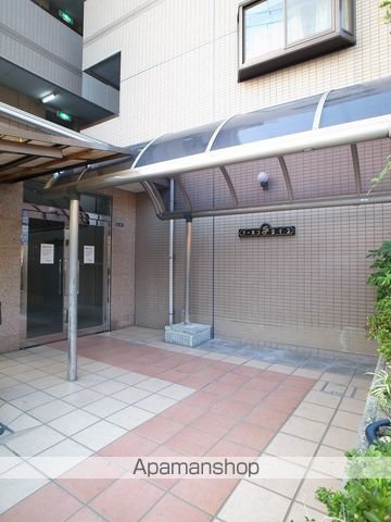 アーバンSライフ B棟の玄関写真