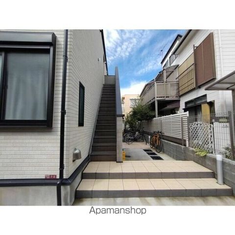 ハーモニーテラス西荻南の玄関写真