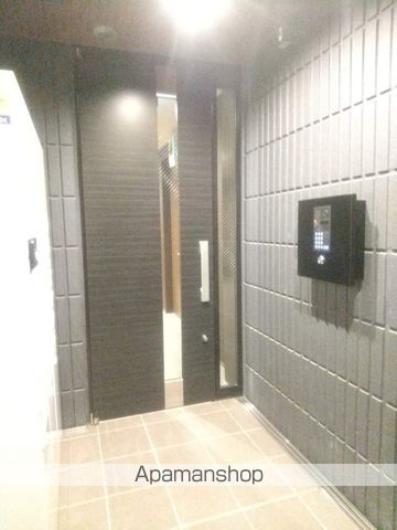 FREUDEOSTENの玄関写真
