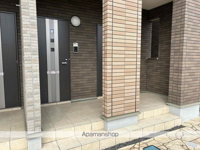 アマルフィ近江八幡Iの玄関写真