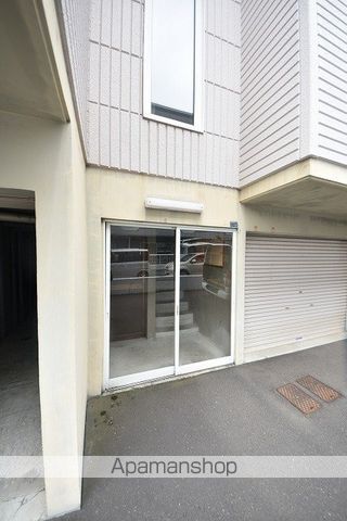 プロムナードN20の玄関写真