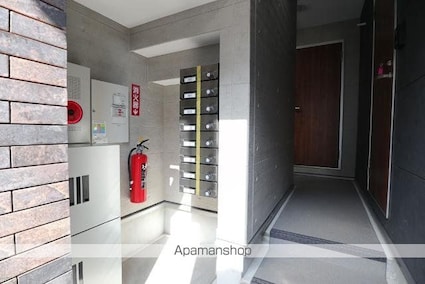 ユニヴェール西新井[1R/17.15m2]のエントランス