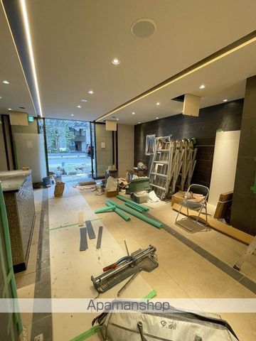 ESTEMCOURTSAKAISUJIHONMACHIの玄関写真