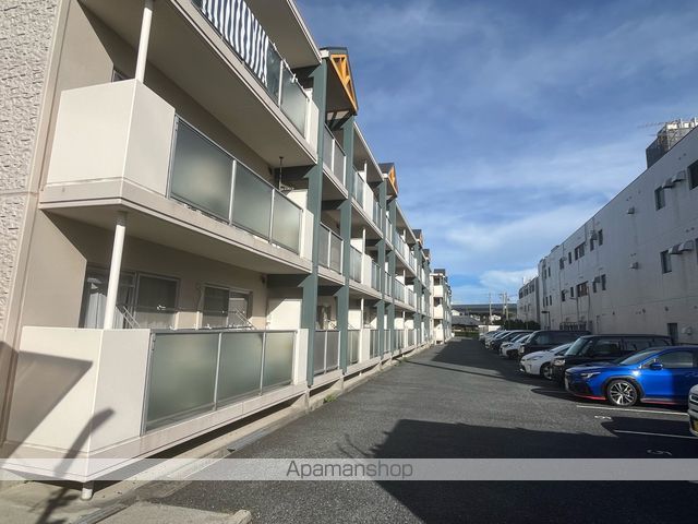 雅マンションの外観写真
