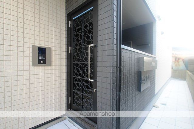 セントレジス新大阪IIIの外観写真
