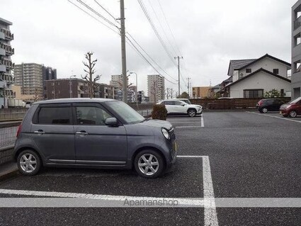 ヴィザージュ[2LDK/55.08m2]の駐車場2