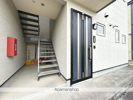 ハイツｊ＆ｔ[1LDK/36.9m2]のエントランス1