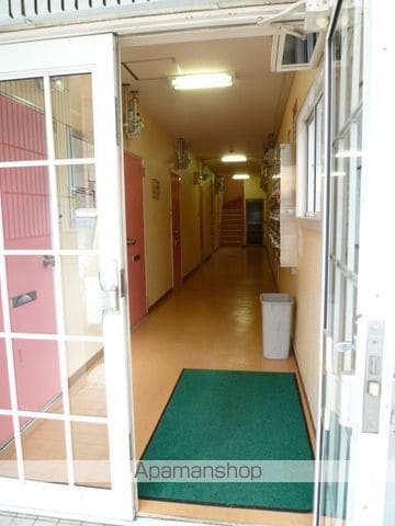 トレジャー平岸の玄関写真
