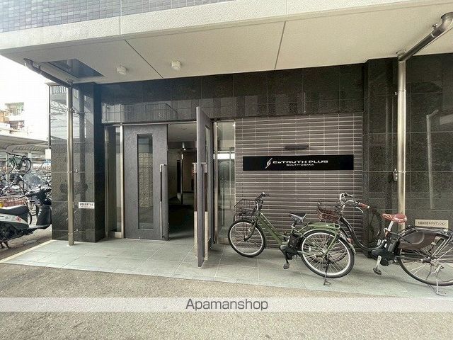 エストゥルースプラスサウス大阪の玄関写真