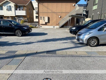 メゾン　フローレンス[2LDK/57.13m2]の駐車場