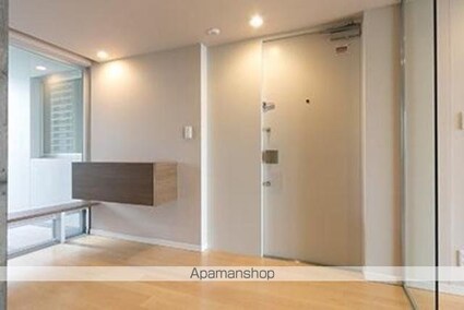 ガーデニエール砧　ＷＥＳＴ[2LDK/80.98m2]の玄関