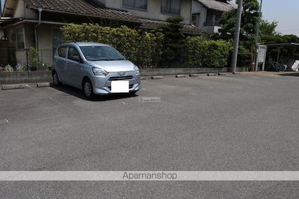 レオネクストアステラス曙[1K/30m2]の駐車場
