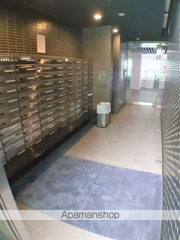 レジディア市谷薬王寺の玄関写真