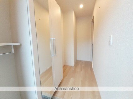 ヤマヨハイツ[1LDK/50.01m2]の玄関