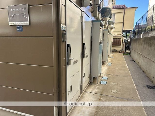 レオパレスフェンテの玄関写真