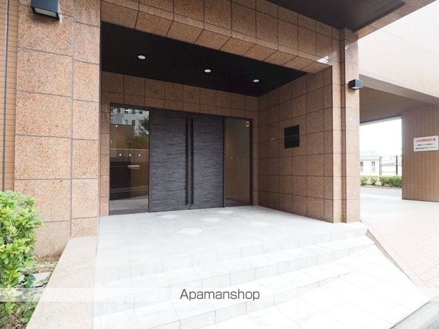 レジディア島津山の玄関写真