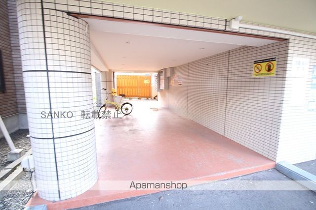 グローバル新道の玄関写真