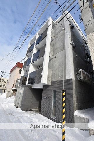 ブランシャールチェレステ鳥居前の外観写真